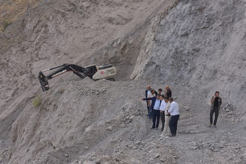 Vali Yardımcısı Karadağ, Köylerdeki Yol Asfalt ve Yapım Çalışmalarını Denetledi